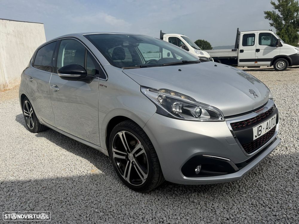 Peugeot 208 1.2 PureTech GT Line - 3