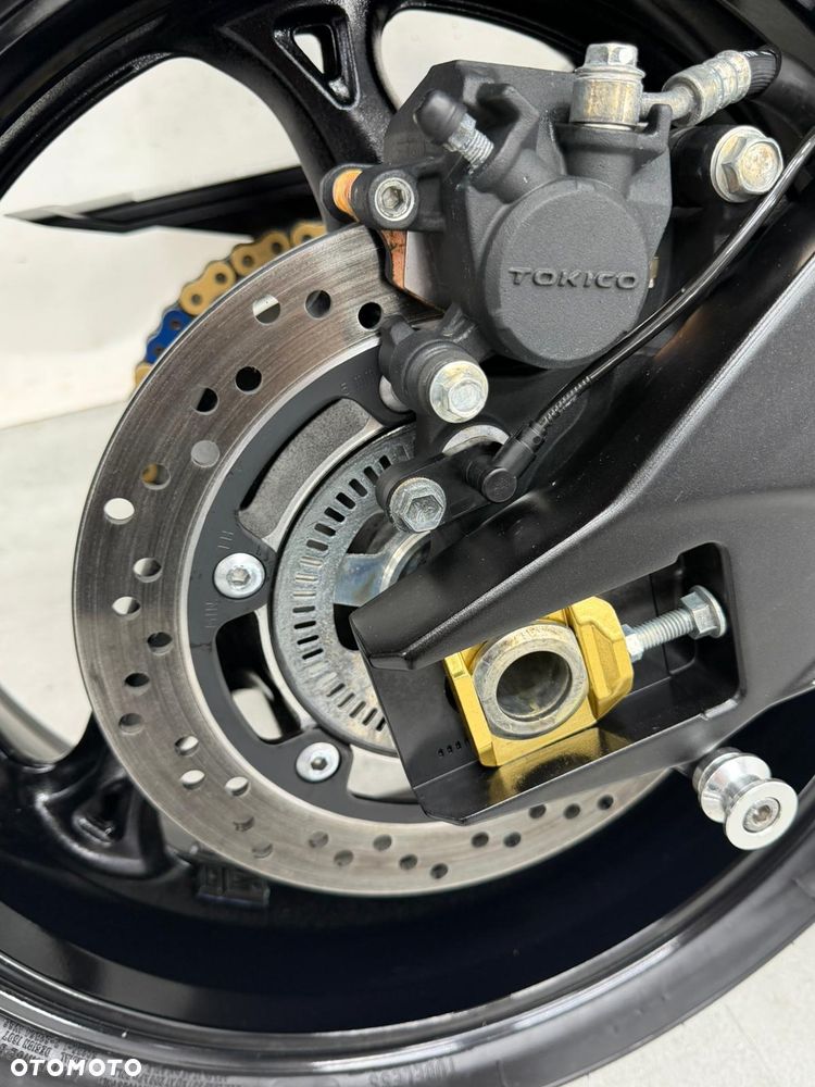 Suzuki GSX - 36