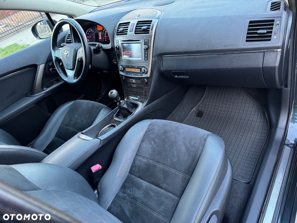Toyota Avensis 1.8 Executive - 28