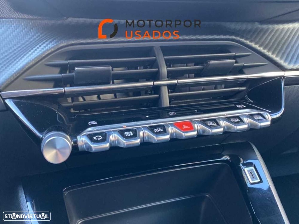 Peugeot 2008 1.2 Style - 14