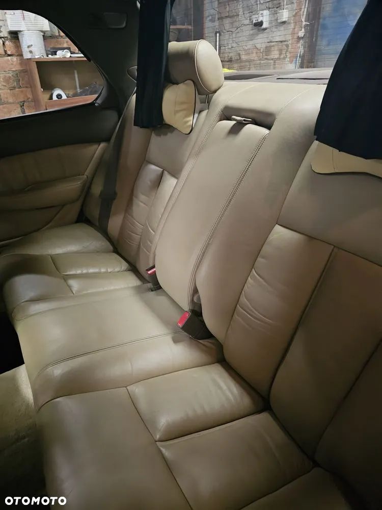Lexus LS - 14