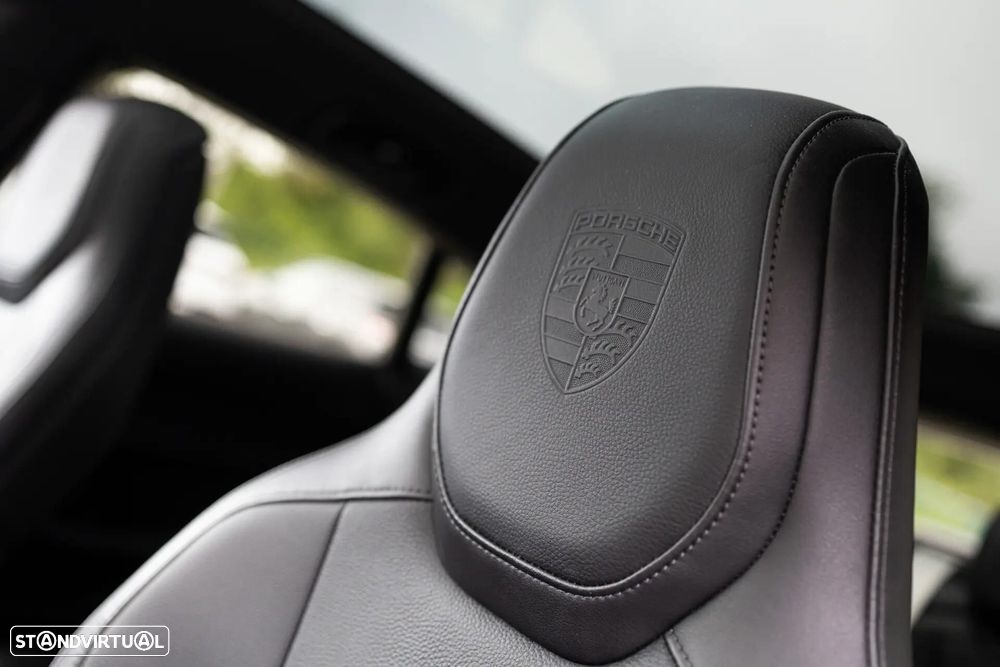 Porsche Taycan Sport Turismo - 17