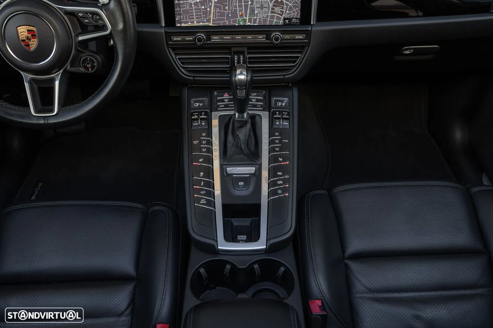 Porsche Macan Turbo PDK - 25