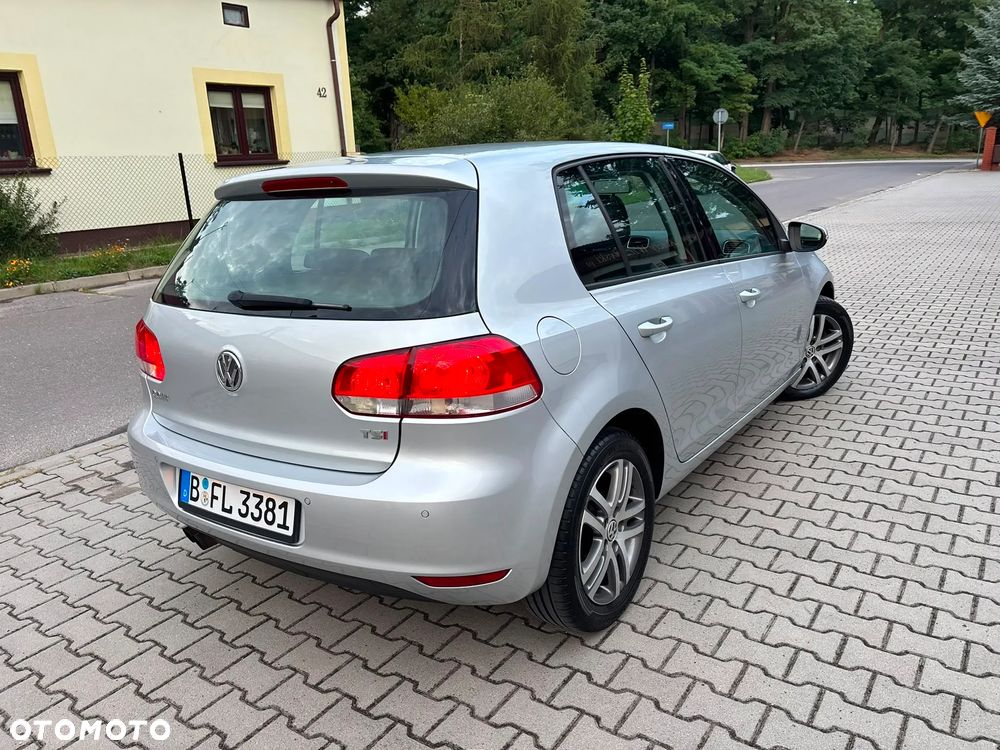 Volkswagen Golf - 8
