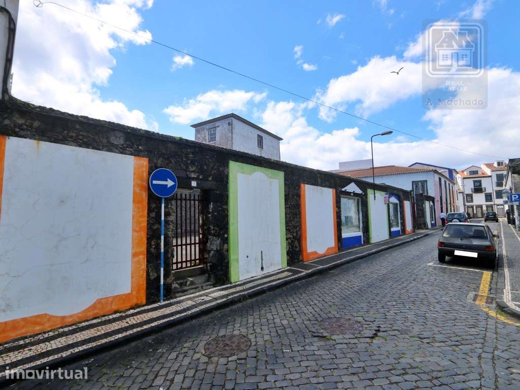 VENDA de AMPLO EDIFÍCIO/PRÉDIO no Centro Histórico de Ponta Delgada... - Grande imagem: 5/40