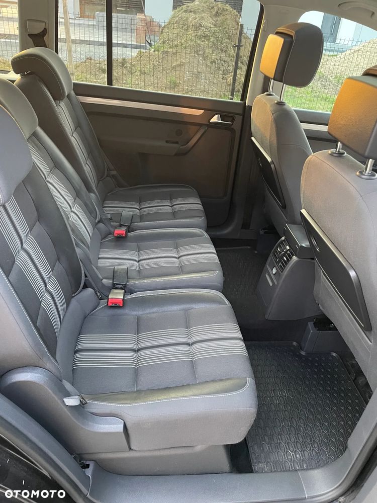 Volkswagen Touran 2.0 TDI DPF DSG MATCH - 38