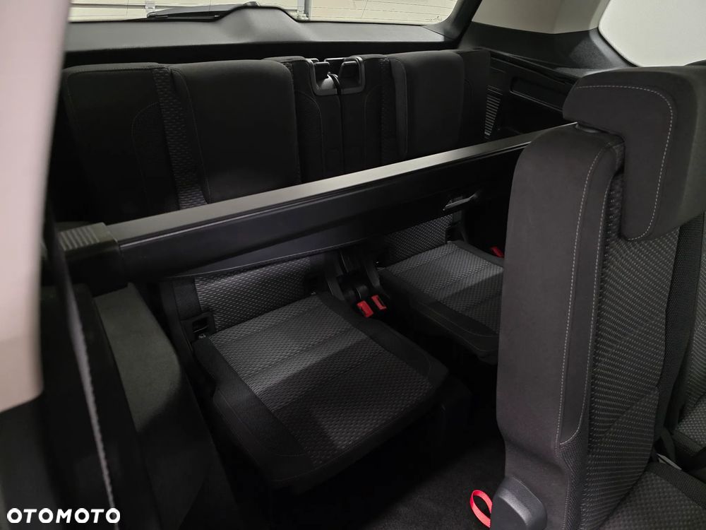 Volkswagen Touran - 18