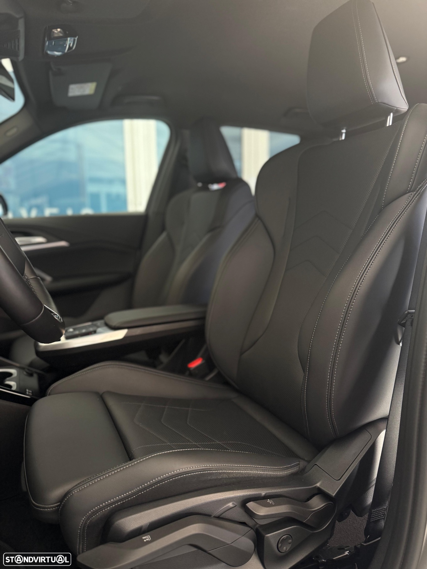 BMW iX1 eDrive20 Pack Desportivo M - 7