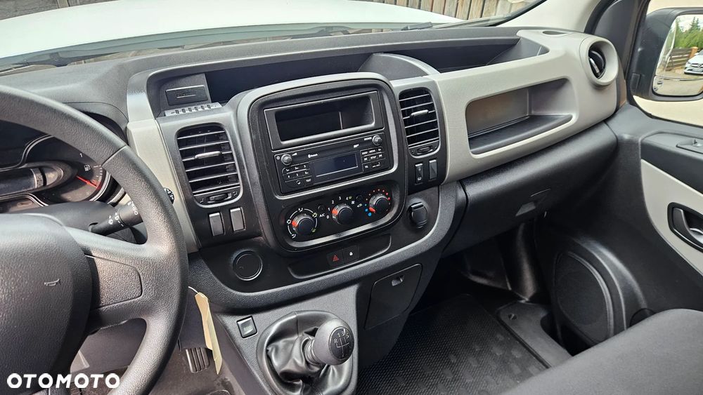 Renault TRAFIC - 12
