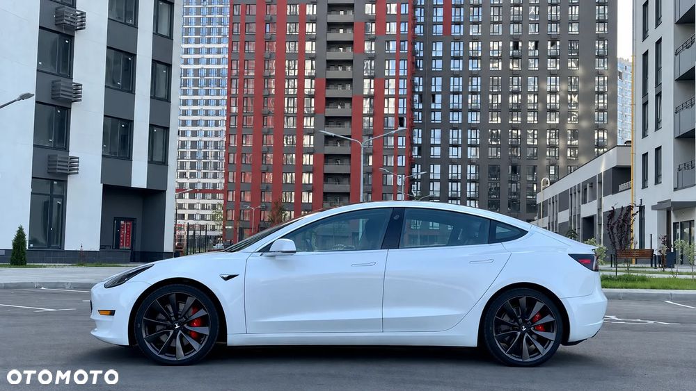 Tesla Model 3 - 5