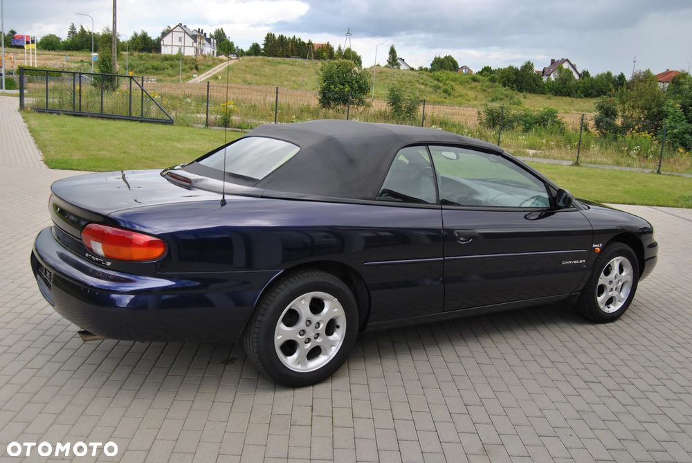 Chrysler Stratus - 37