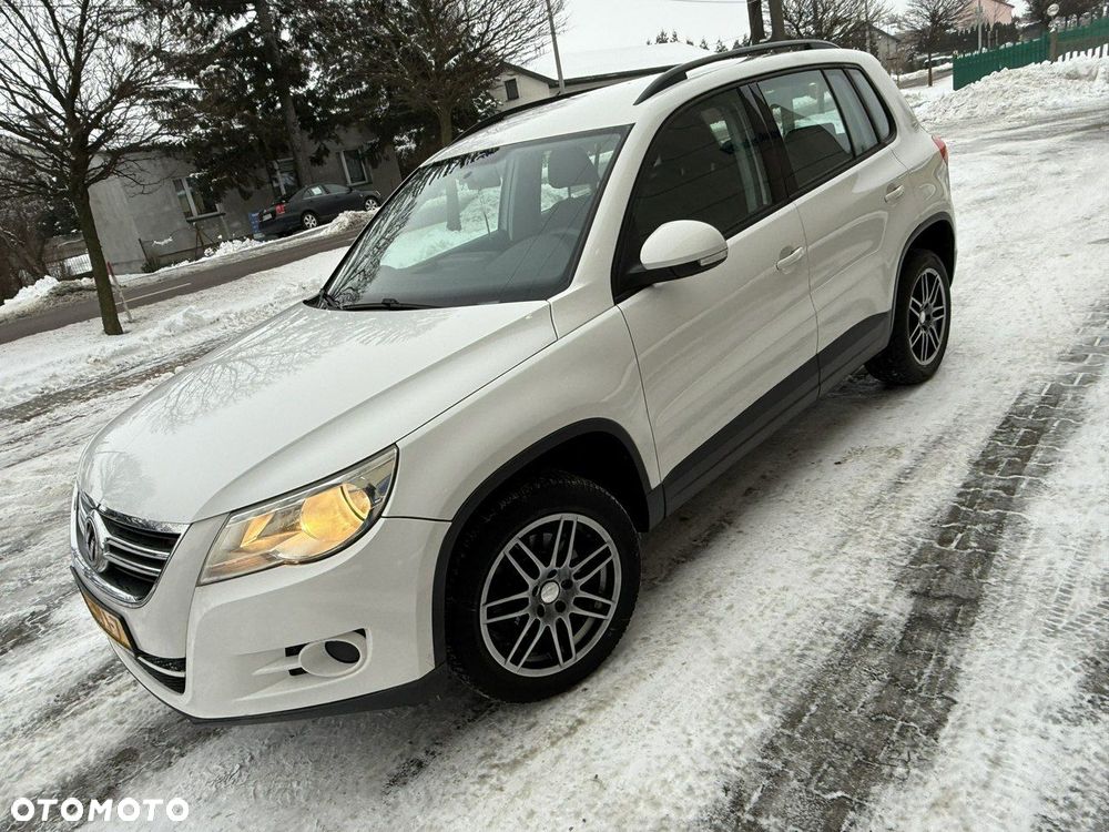 Volkswagen Tiguan - 1