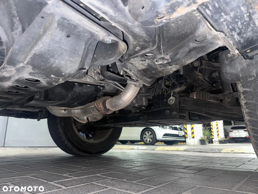 Mitsubishi Pajero - 16