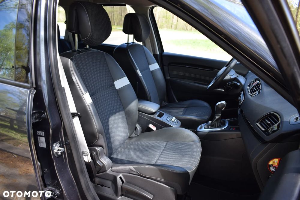 Renault Grand Scenic 2.0 16V 140 CVT Bose Edition - 26