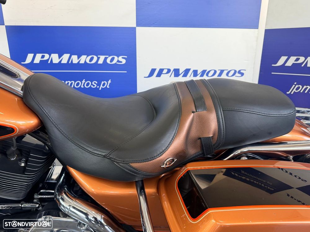 Harley-Davidson Street Glide - 12