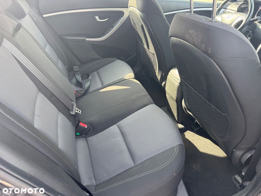 Hyundai i30 blue 1.6 CRDi Classic Navigation - 26