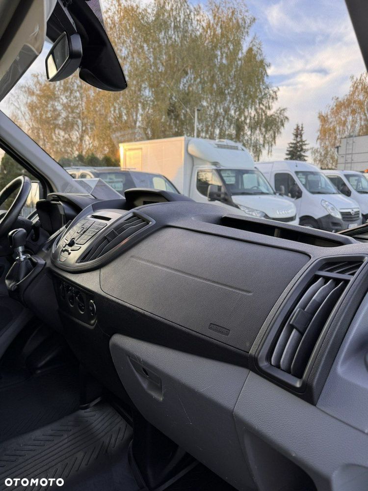 Ford Transit - 25