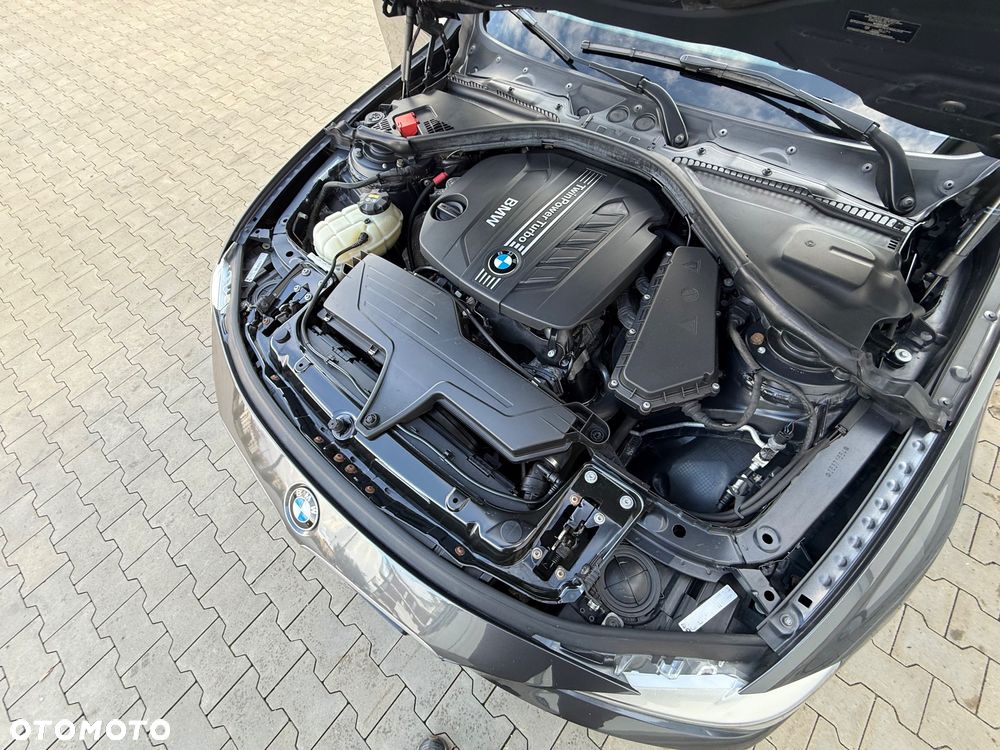BMW Seria 3 320d Luxury Line - 36