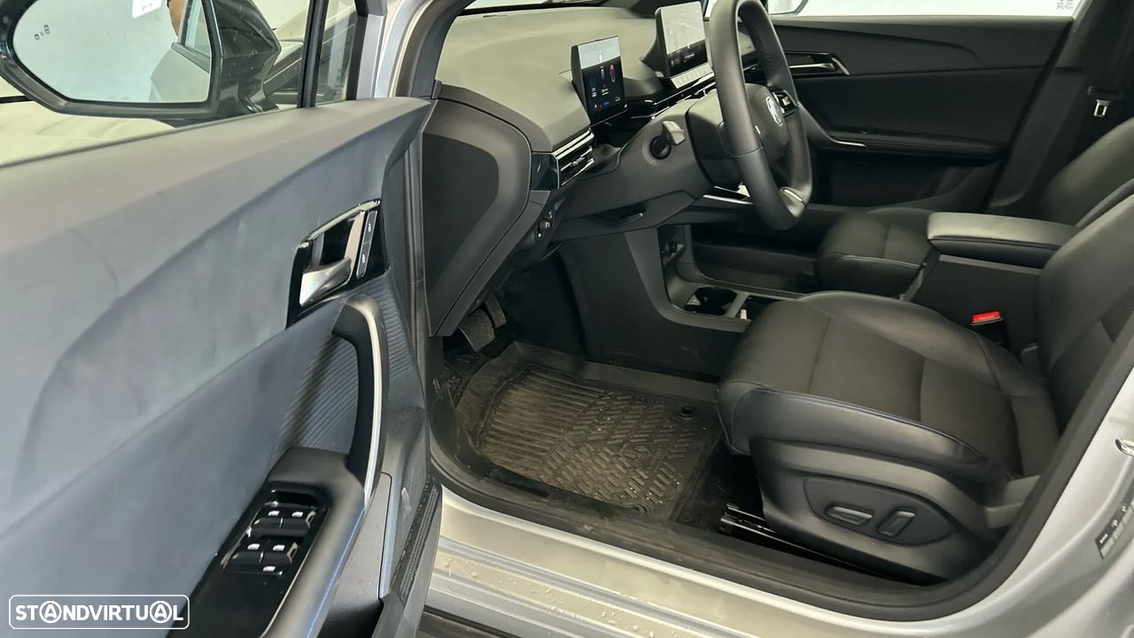 MG MG4 64 kWh Luxury - 4
