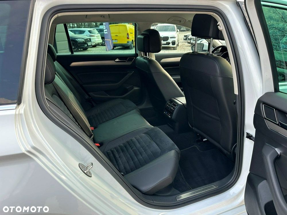 Volkswagen Passat - 19