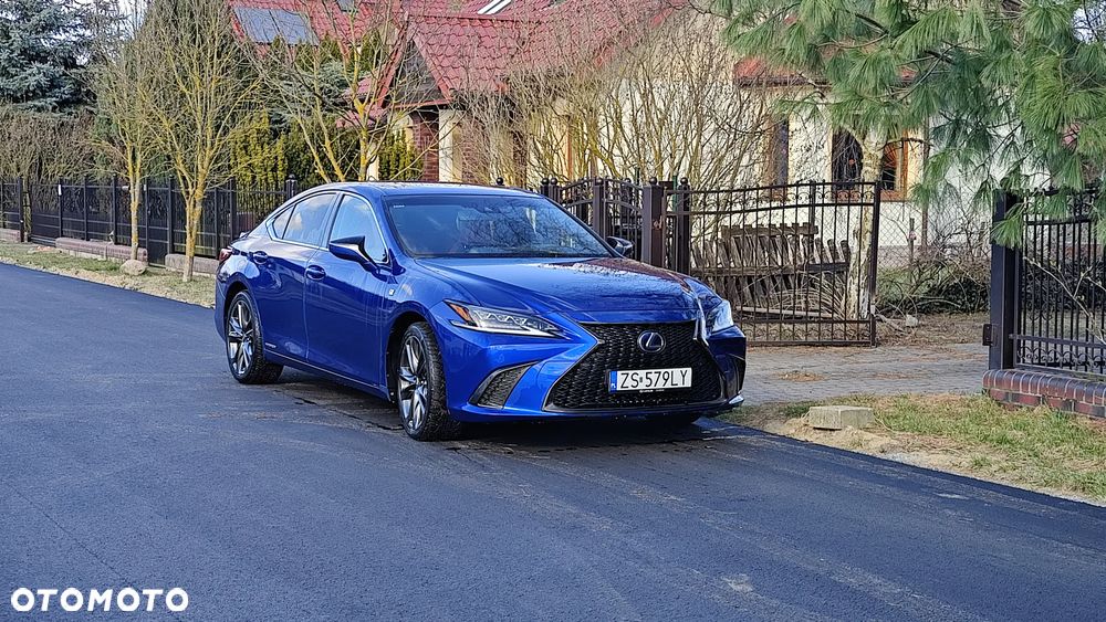 Lexus ES 300h F Sport - 6