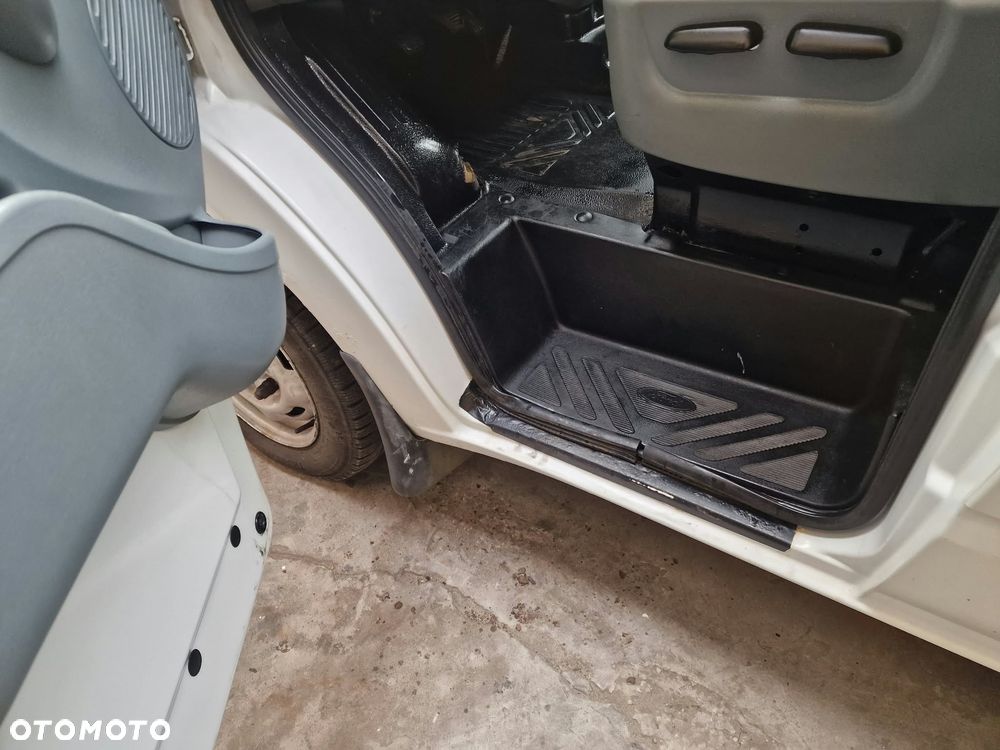 Ford Transit - 13