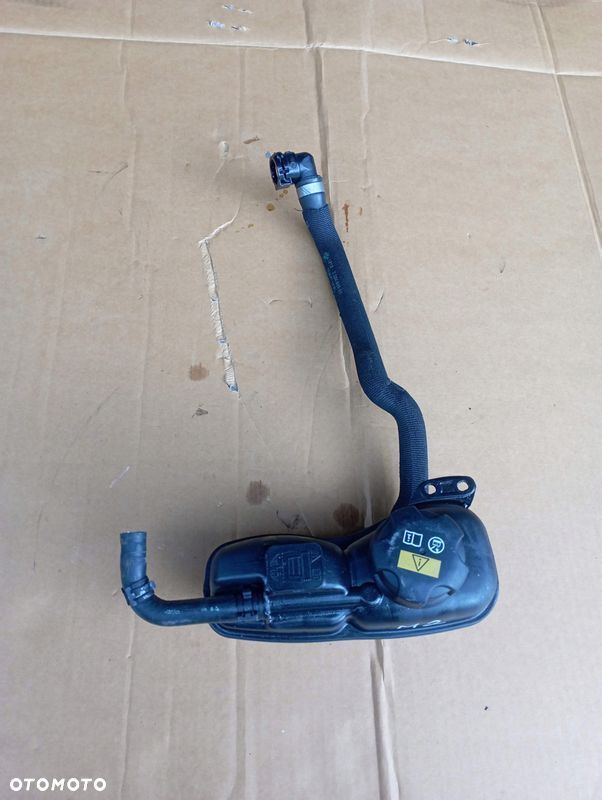 BMW M2 F87 ZBIORNIK ZBIORNICZEK WYRÓWNAWCZY 8089488 - 1