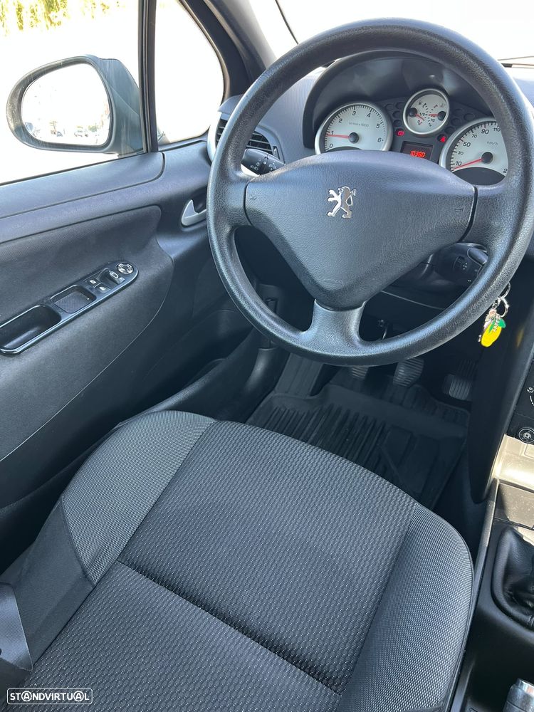 Peugeot 207 1.4 16V Active - 19
