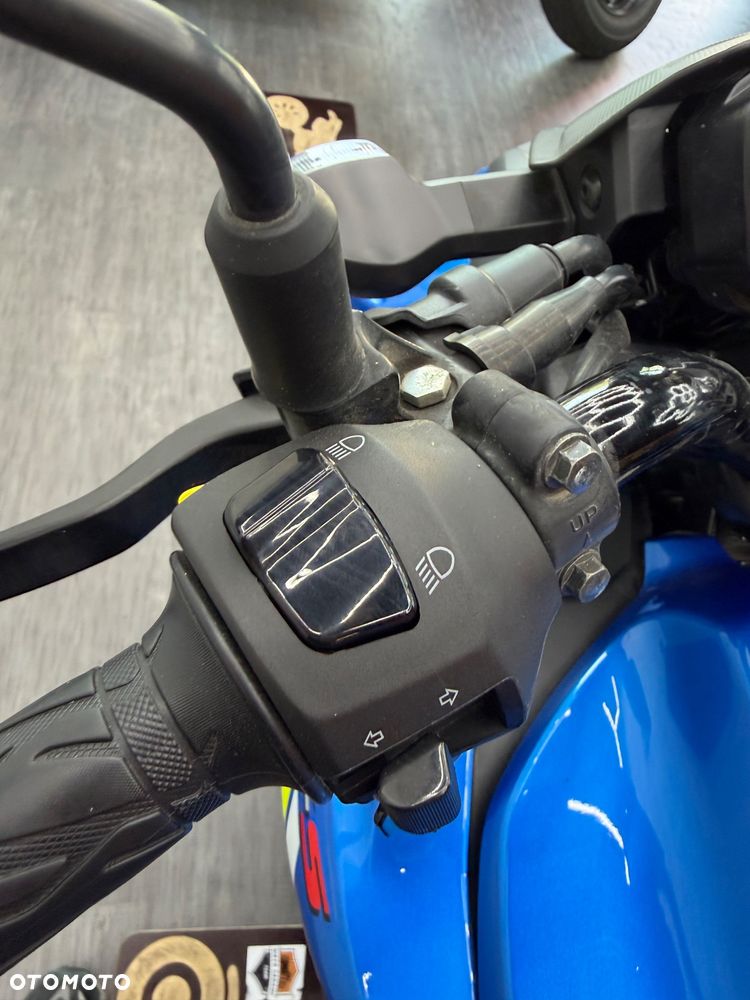 Suzuki GSX - 29