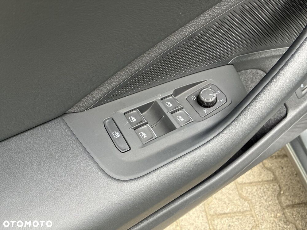 Volkswagen Passat Variant 2.0 TDI EVO Elegance DSG - 35