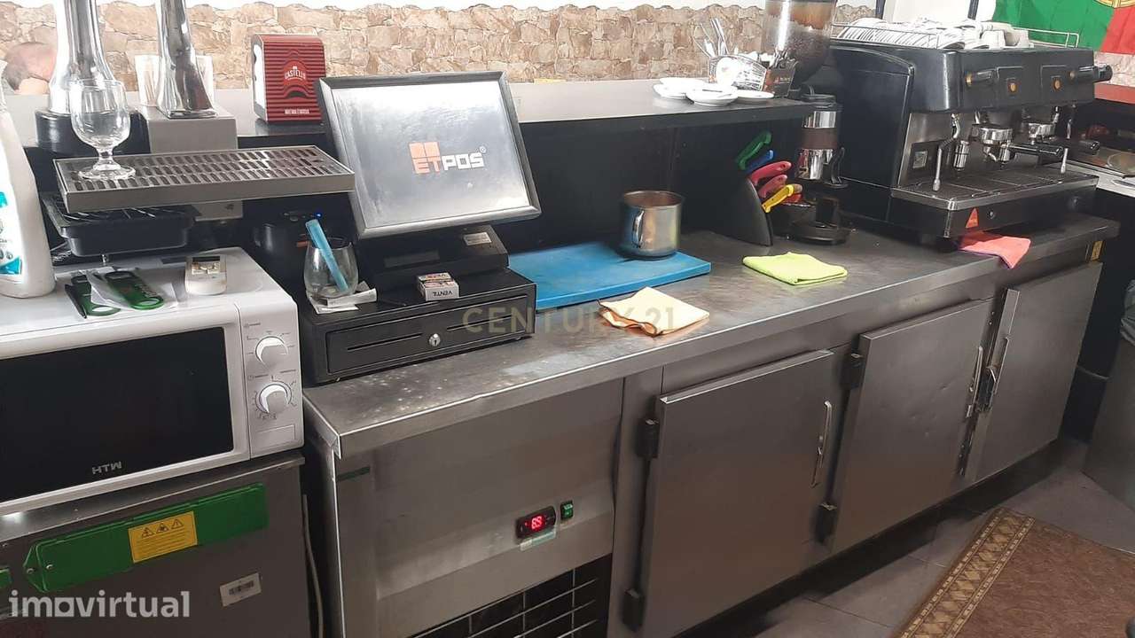 Trespasse de café snack-bar na baixa do Porto - Grande imagem: 3/9