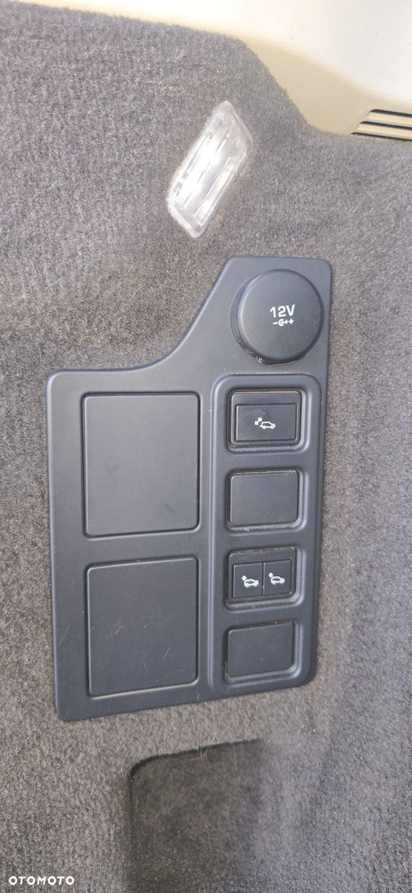 Land Rover Discovery 2.0 SD4 HSE - 36
