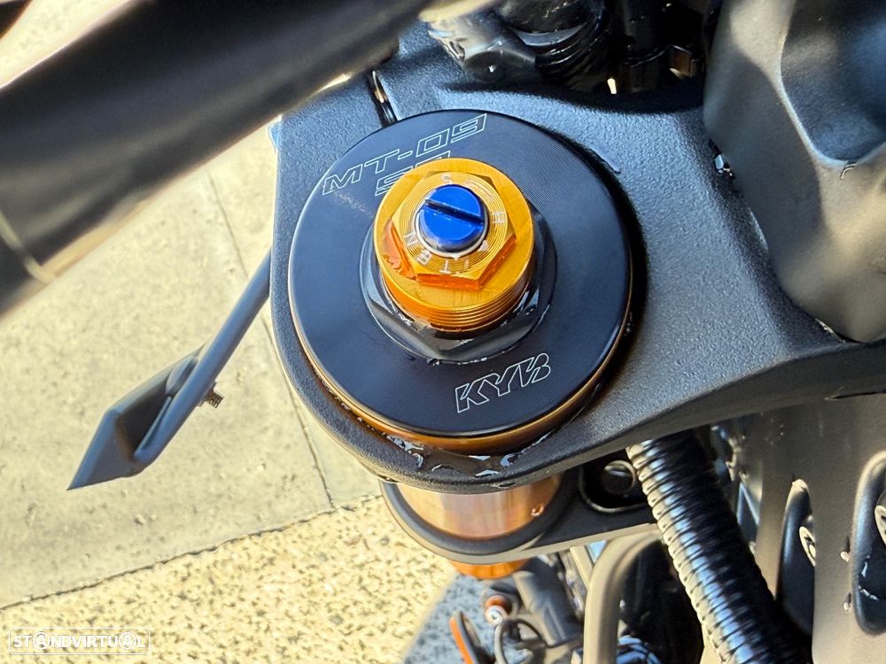 Yamaha MT-09 - 10