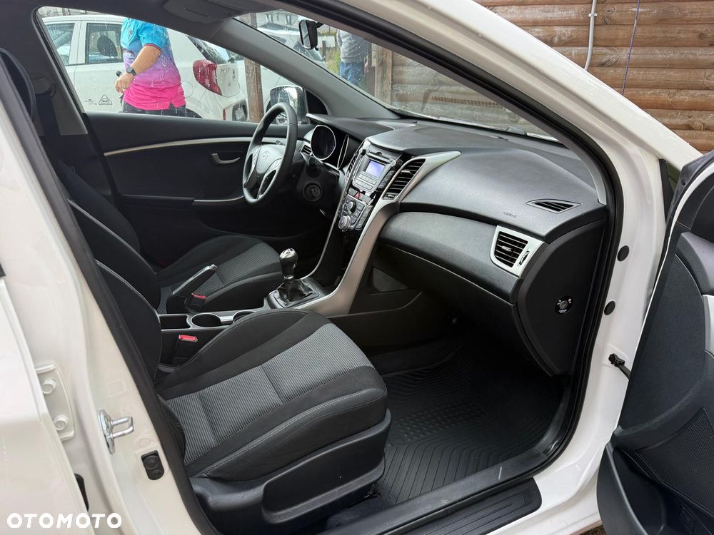 Hyundai i30 1.4 Classic + - 16