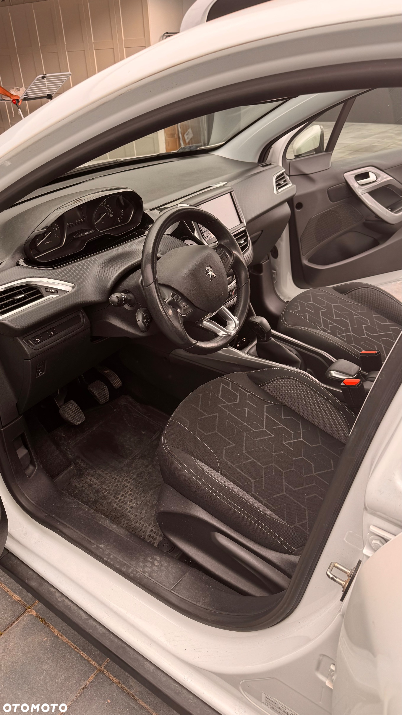 Peugeot 2008 - 5