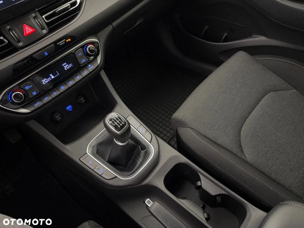 Hyundai i30 1.5 DPI Smart - 10