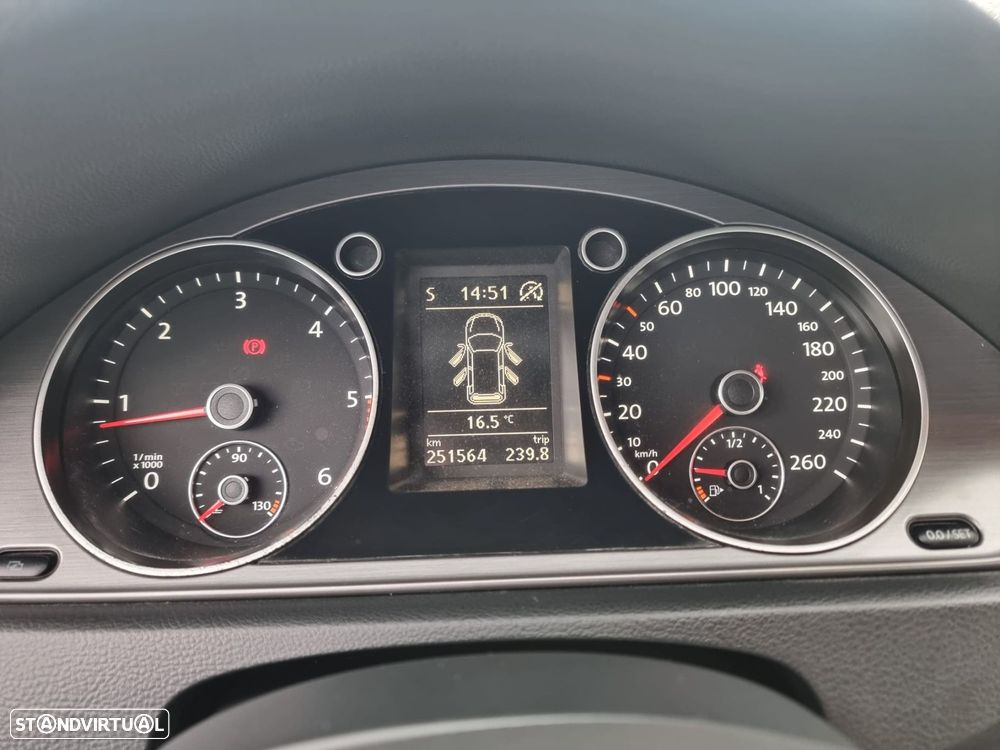 VW Passat Variant 1.6 TDI BlueMotion - 13