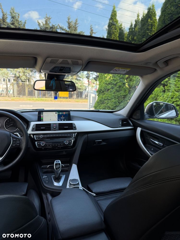 BMW Seria 3 330i Luxury Line sport - 8
