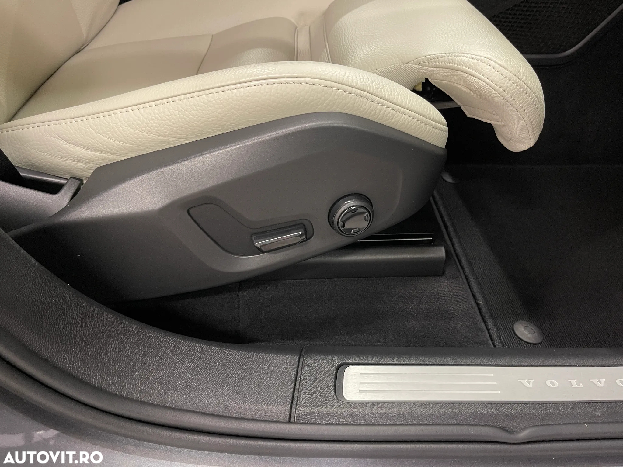 Volvo XC 60 T8 Twin Engine AWD Inscription - 27