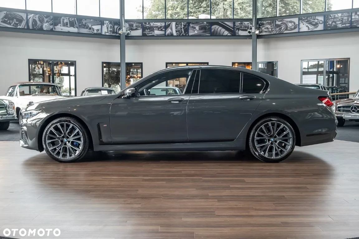 BMW Seria 7 750i xDrive sport - 3