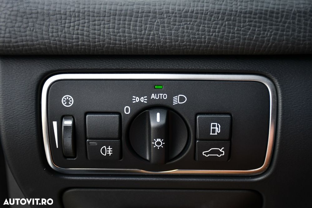 VOLVO XC60 2015 — imagine 22