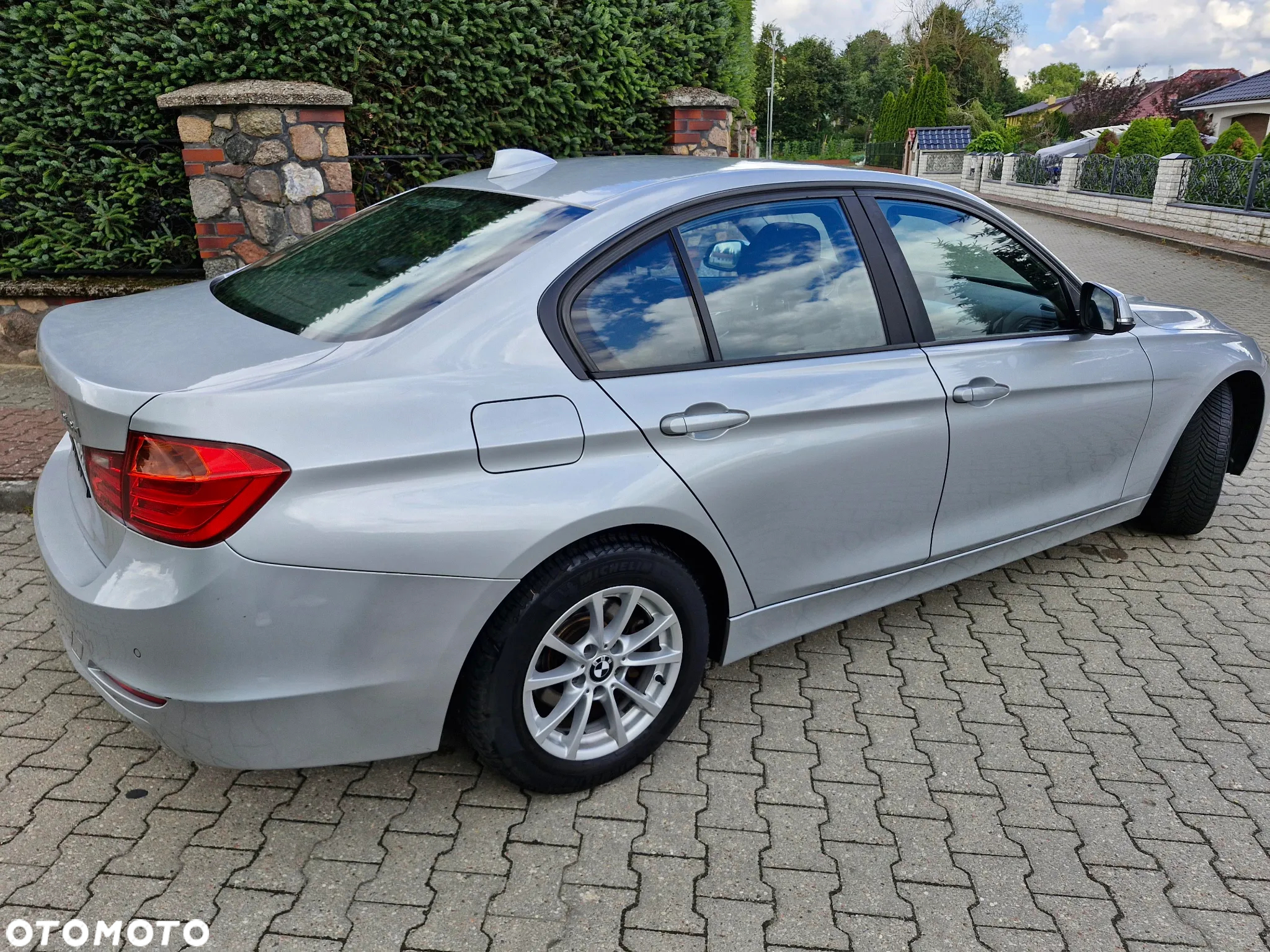 BMW Seria 3 318d DPF Touring Edition Sport - 24