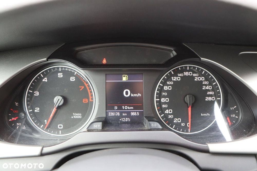 Audi A4 Limousine - 4