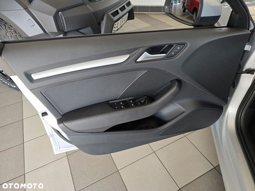 Audi A3 Sportback 1.4 TFSI Attraction - 24