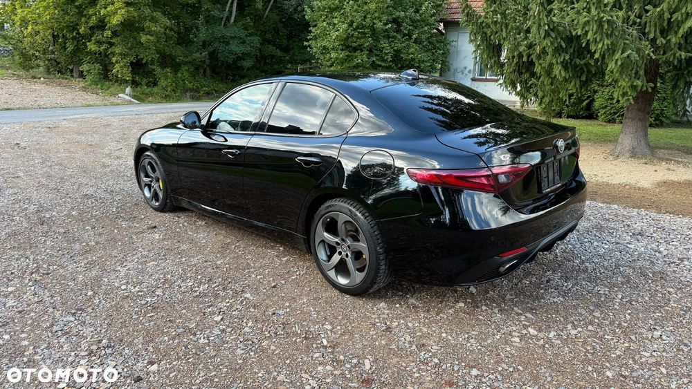 Alfa Romeo Giulia 2.0 Turbo Veloce Q4 - 12