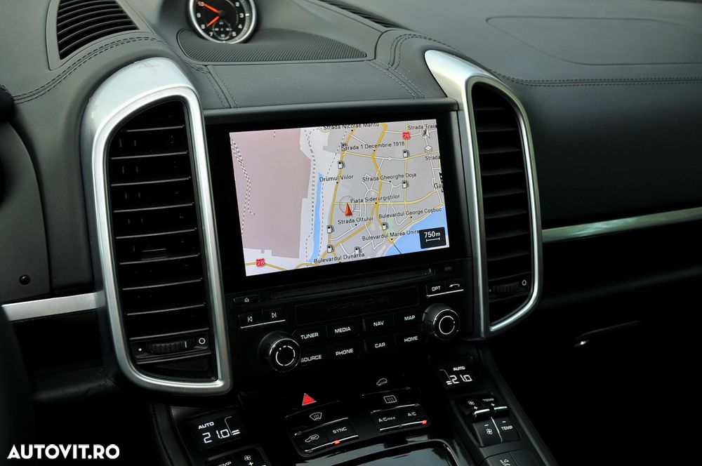 Porsche Cayenne Platinum Edition - 25