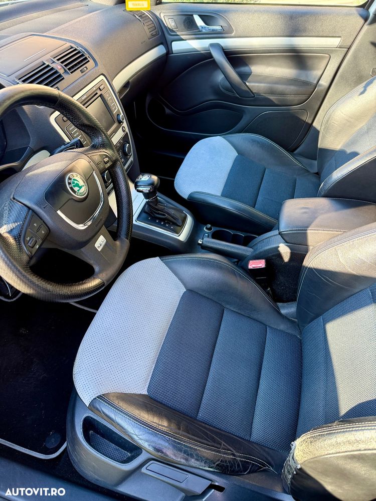 Skoda Octavia Combi 2.0 TDI CR DPF DSG RS - 5