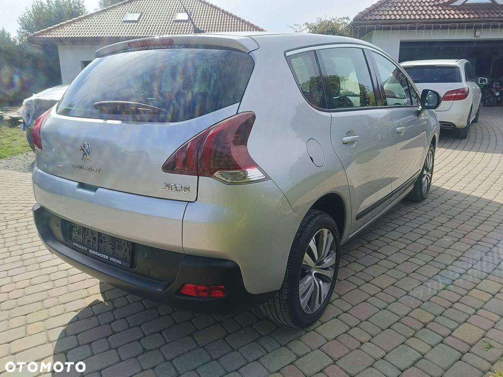 Peugeot 3008 HDi 115 Allure - 11
