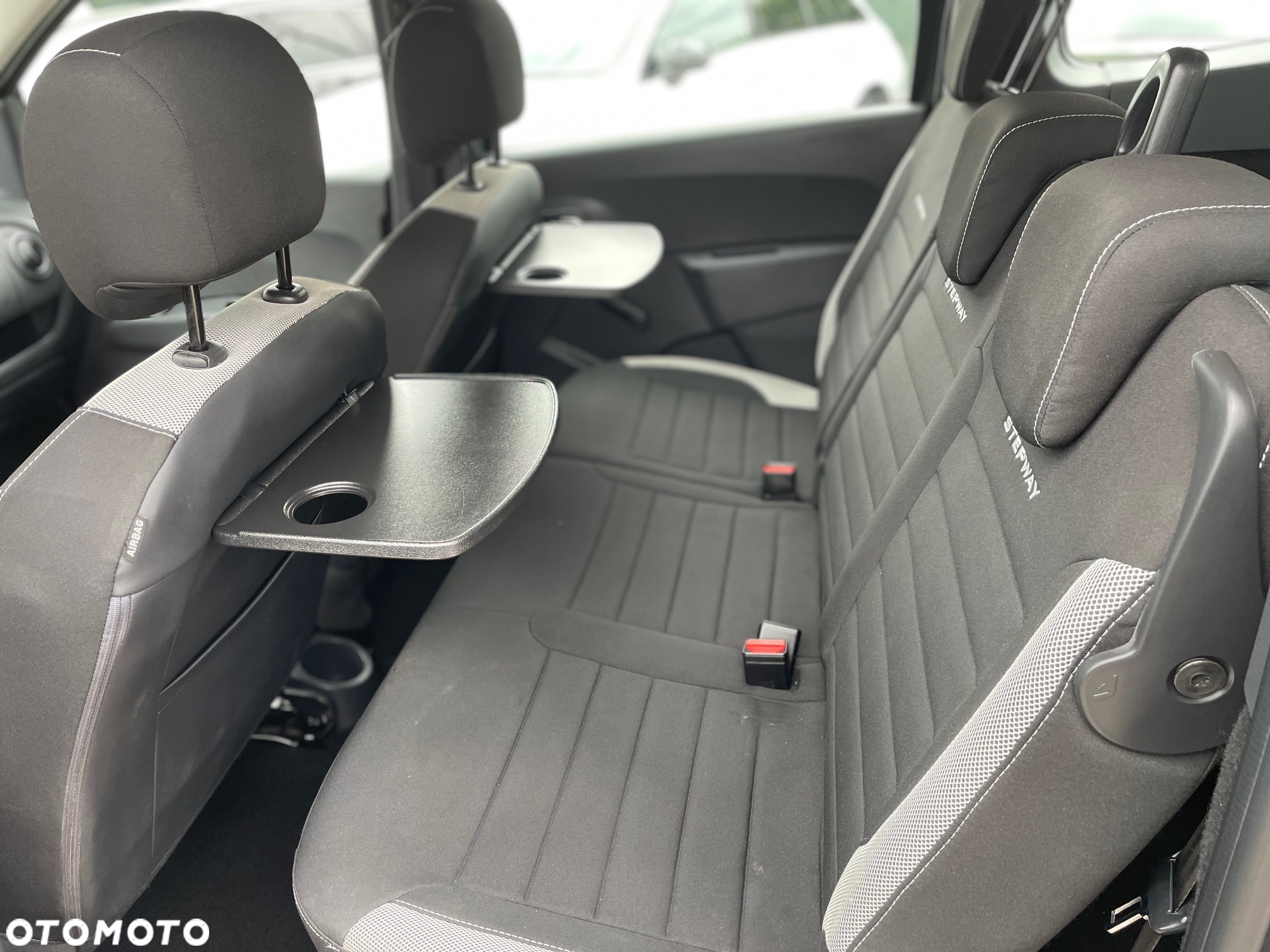 Dacia Lodgy 1.3 TCe Stepway S&S - 9
