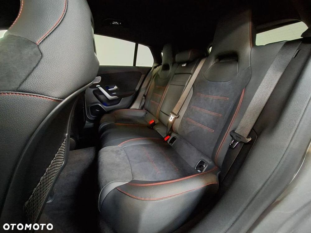 Mercedes-Benz CLA 200 AMG Line 7G-DCT - 7
